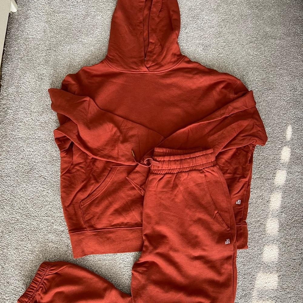 WE WORE WHAT oversized hoodie and sweatpants (M) in rust 🧡
